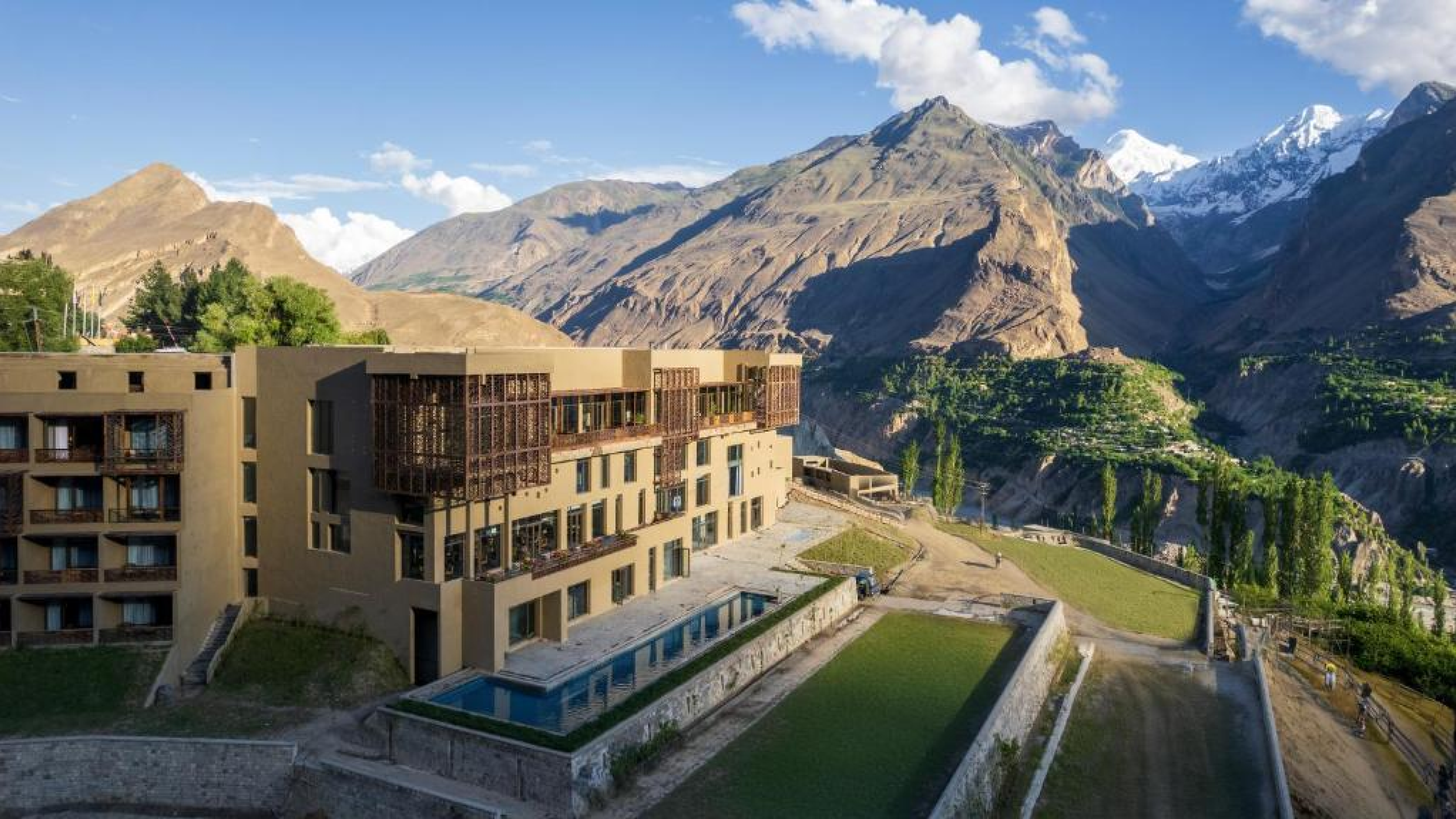 Serena Hunza