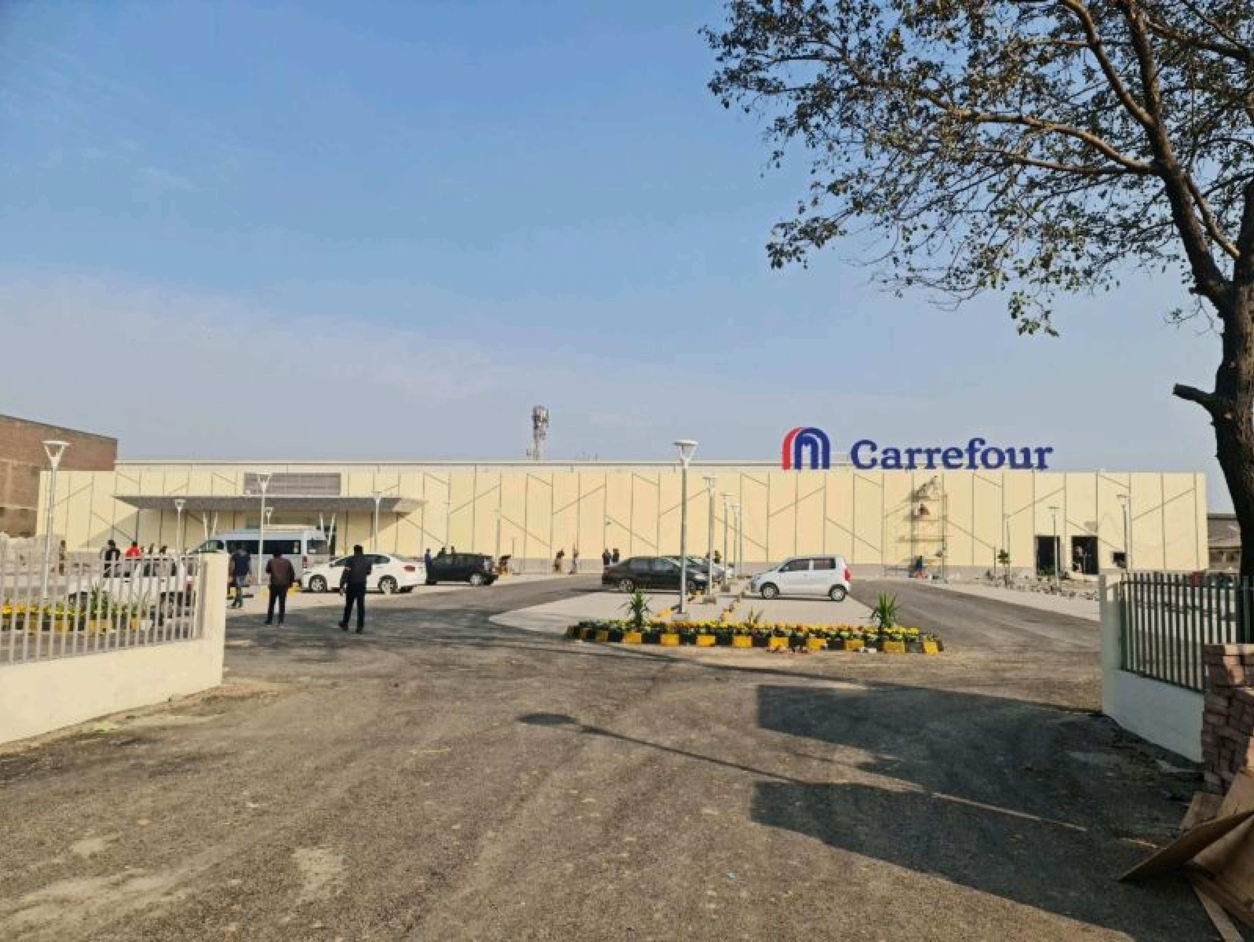 Carrefour Hyper Box